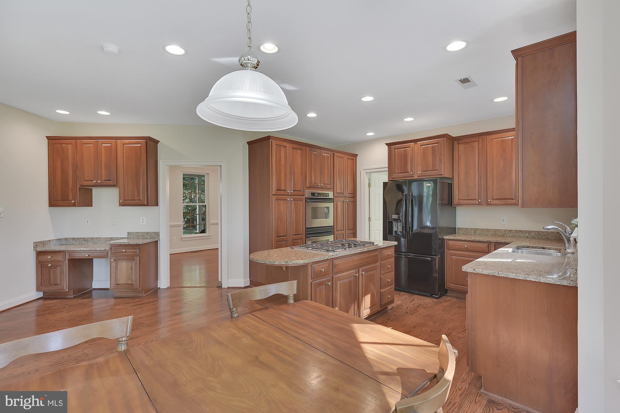 21416 Peach Tree Road Dickerson, MD 20842 - Photo 31 of 76 Desk area too!