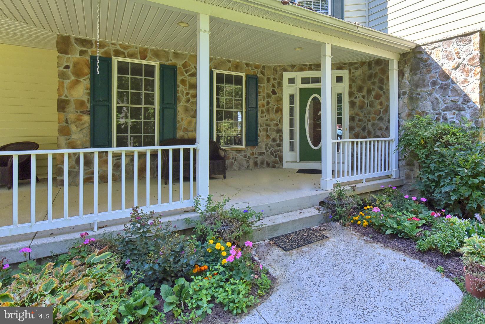 21416 Peach Tree Road Dickerson, MD 20842 - Photo 6 of 76 Love this covered entrance!