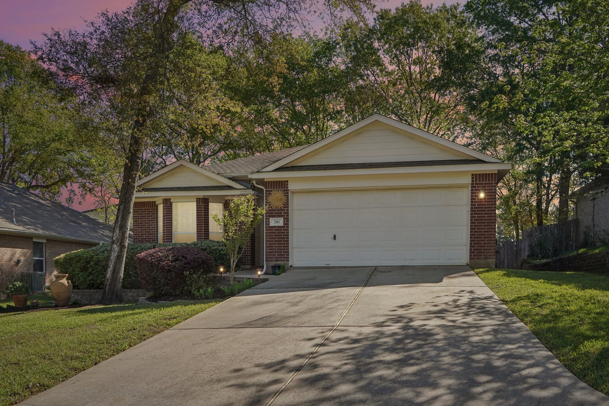 281 Mesa View Conroe, TX 77316 - Photo 1 of 38