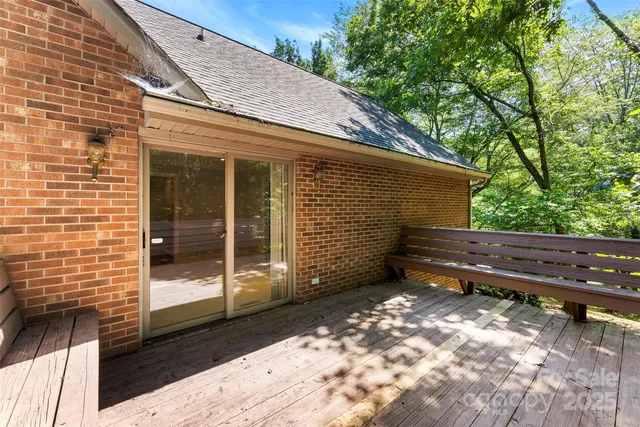 a view of a back yard of the house