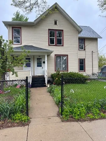 $230,000 | 642 Pennsylvania Avenue, Aurora, IL 60506