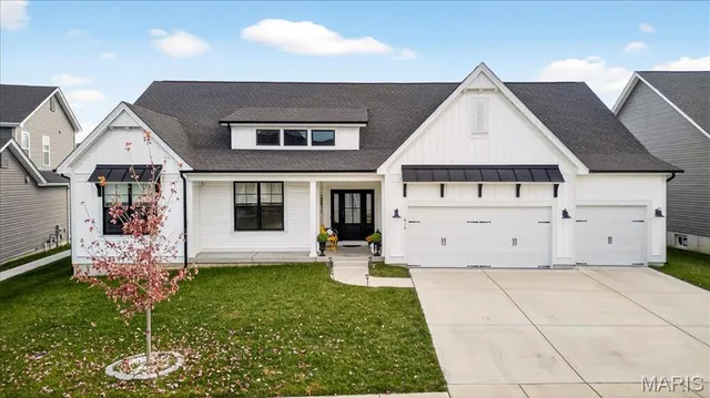 $639,900 | 616 Walnut Woods Street, St. Charles, MO 63301