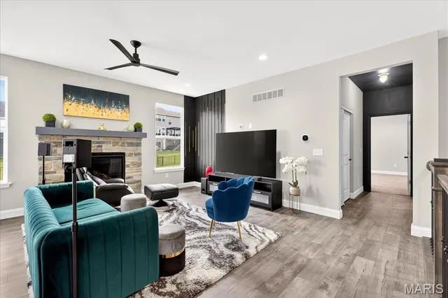 $639,900 | 616 Walnut Woods Street, St. Charles, MO 63301