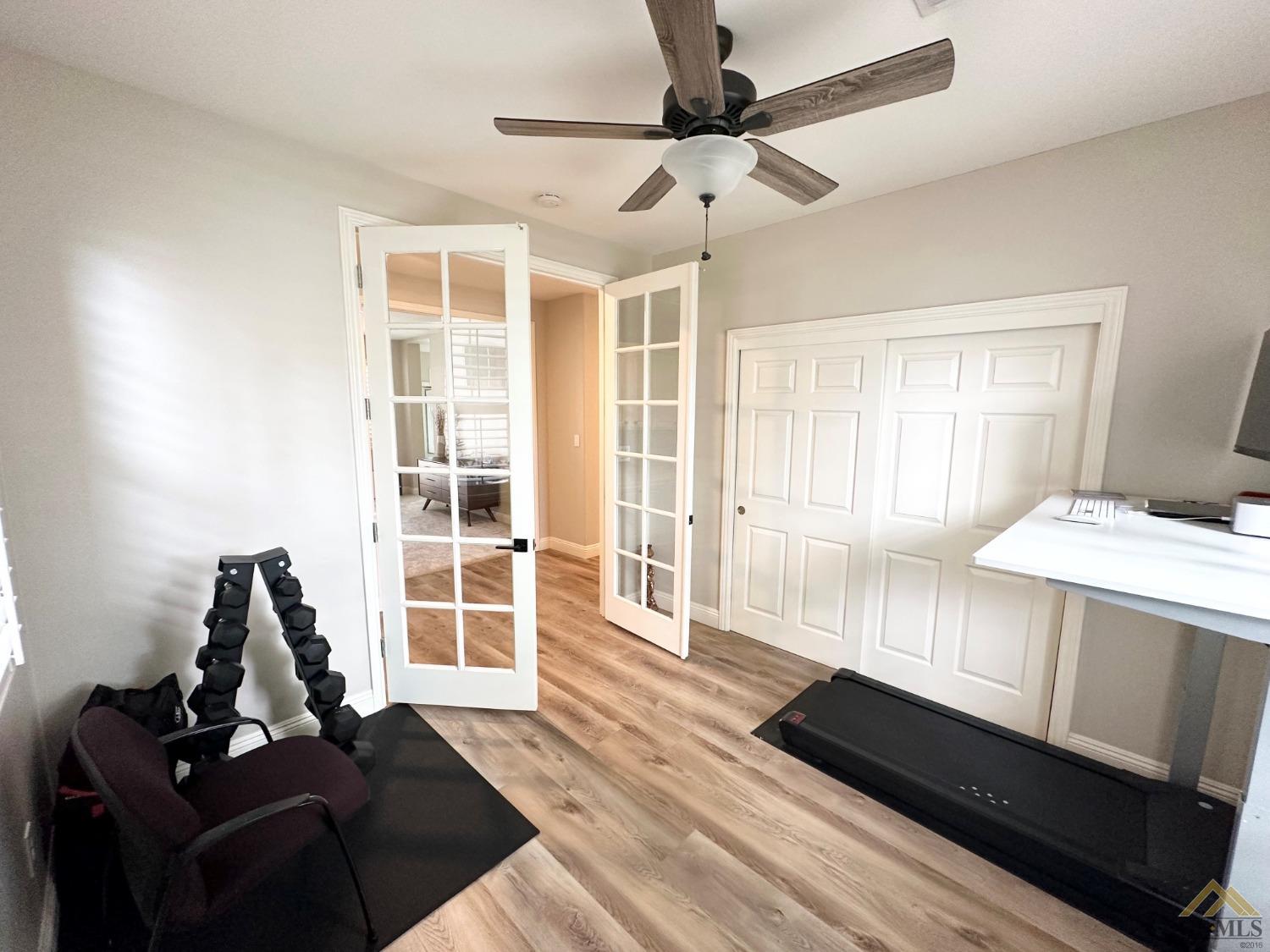 Undisclosed Address Bakersfield, CA 93311 - Photo 16 of 30 a living room with furniture and a window
