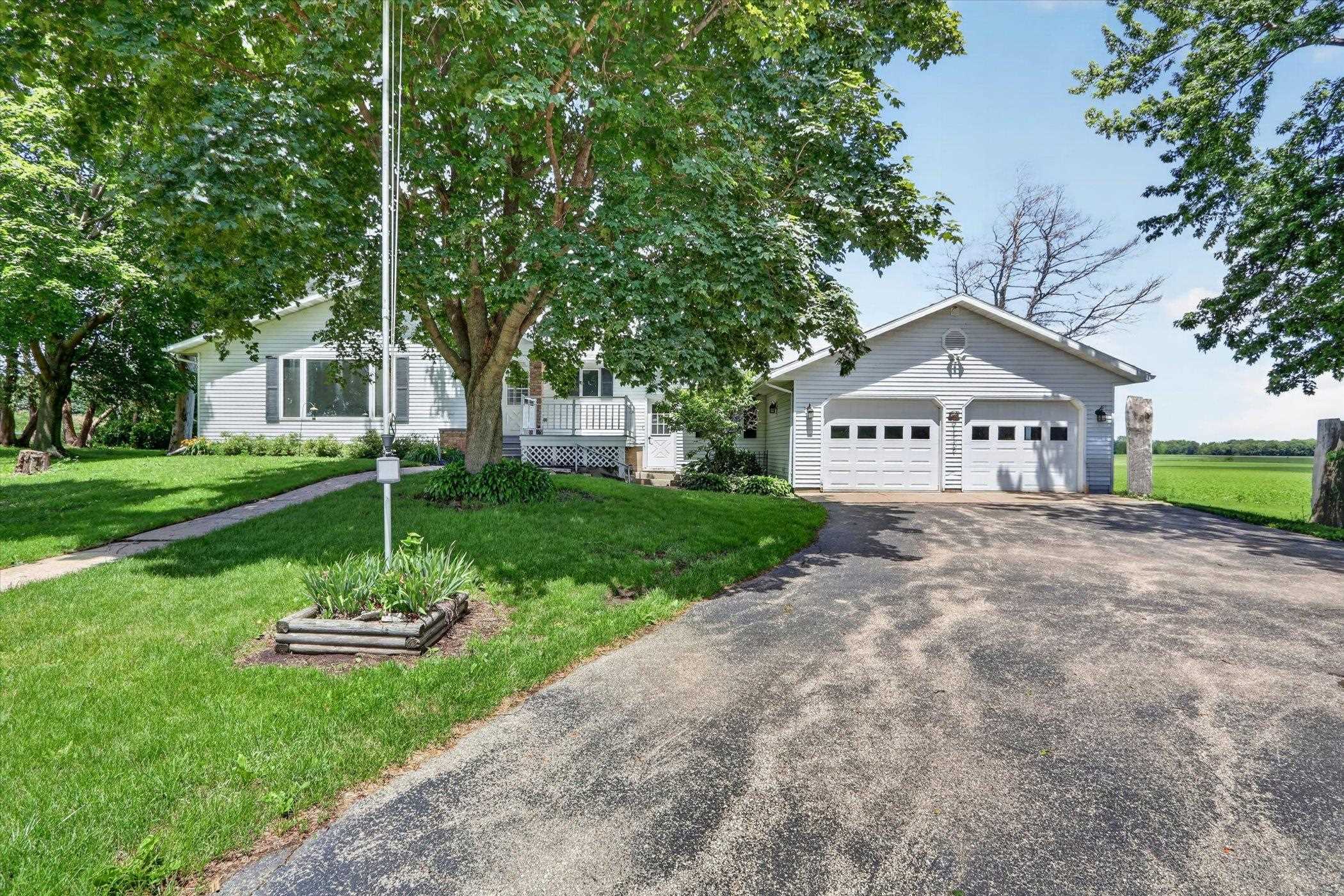 1270 Hillside Road Edgerton, WI 53534 - Photo 3 of 74