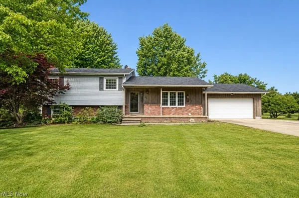 $349,900 | 7840 Sumner Road, Chardon, OH 44024