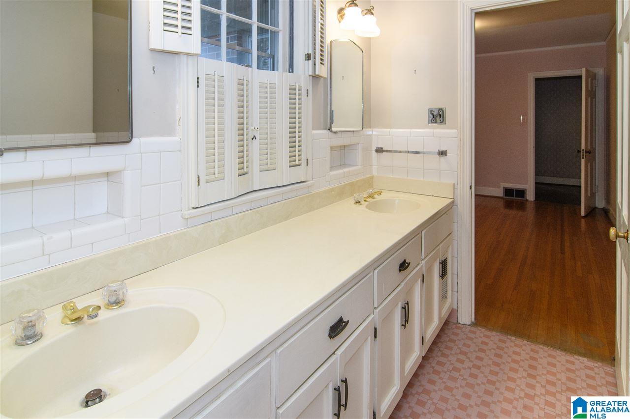 2508 Shades Crest Road Birmingham, AL 35209 - Photo 29 of 37