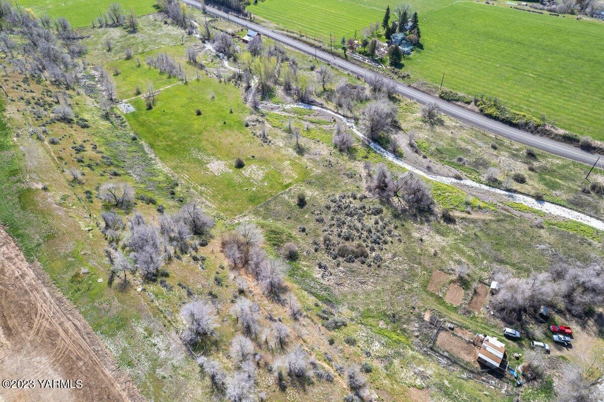 Nka Cook Road, Unit 1 Yakima, WA 98908 - Photo 8 of 10 a close up of a plant