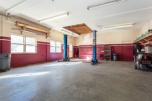 90 Forrest Road Westford, MA 01886 - Photo 8 of 30 Gallery Image 8