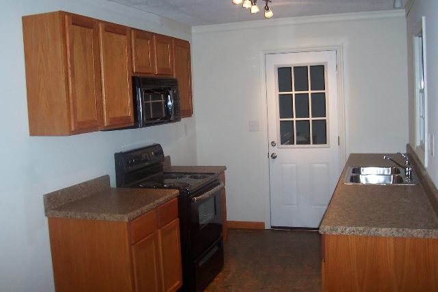 108 Montclair Road Mauldin, SC 29662 - Photo 2 of 8 Gallery Image 2