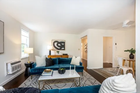 $349,000 | 101 Gates Avenue, Unit 4, Montclair, NJ 07042