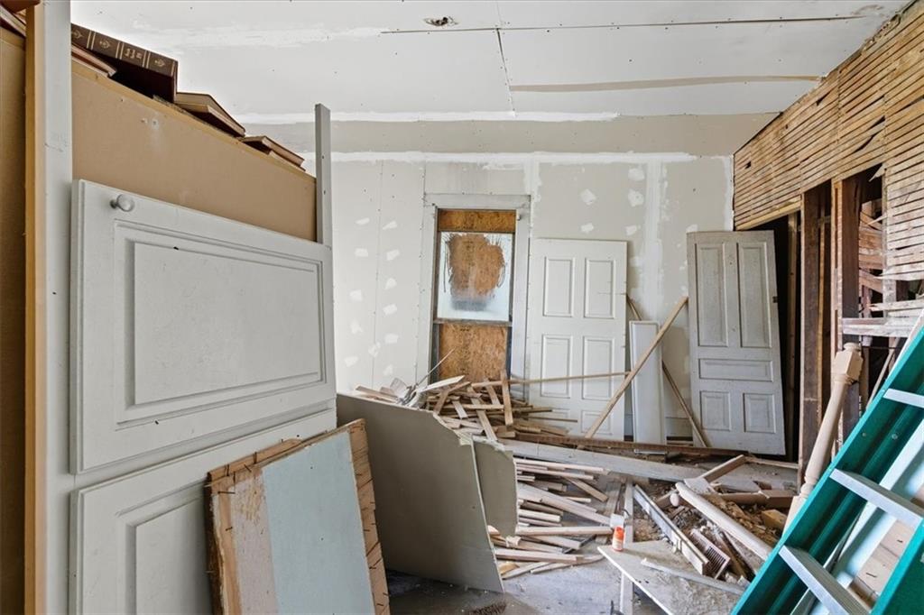 111 Bryan Street West Bremen, GA 30110 - Photo 24 of 32 a room with furniture and a window