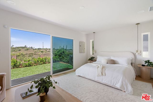 $1,600,000 | 4731 Don Miguel Drive, Los Angeles, CA 90008