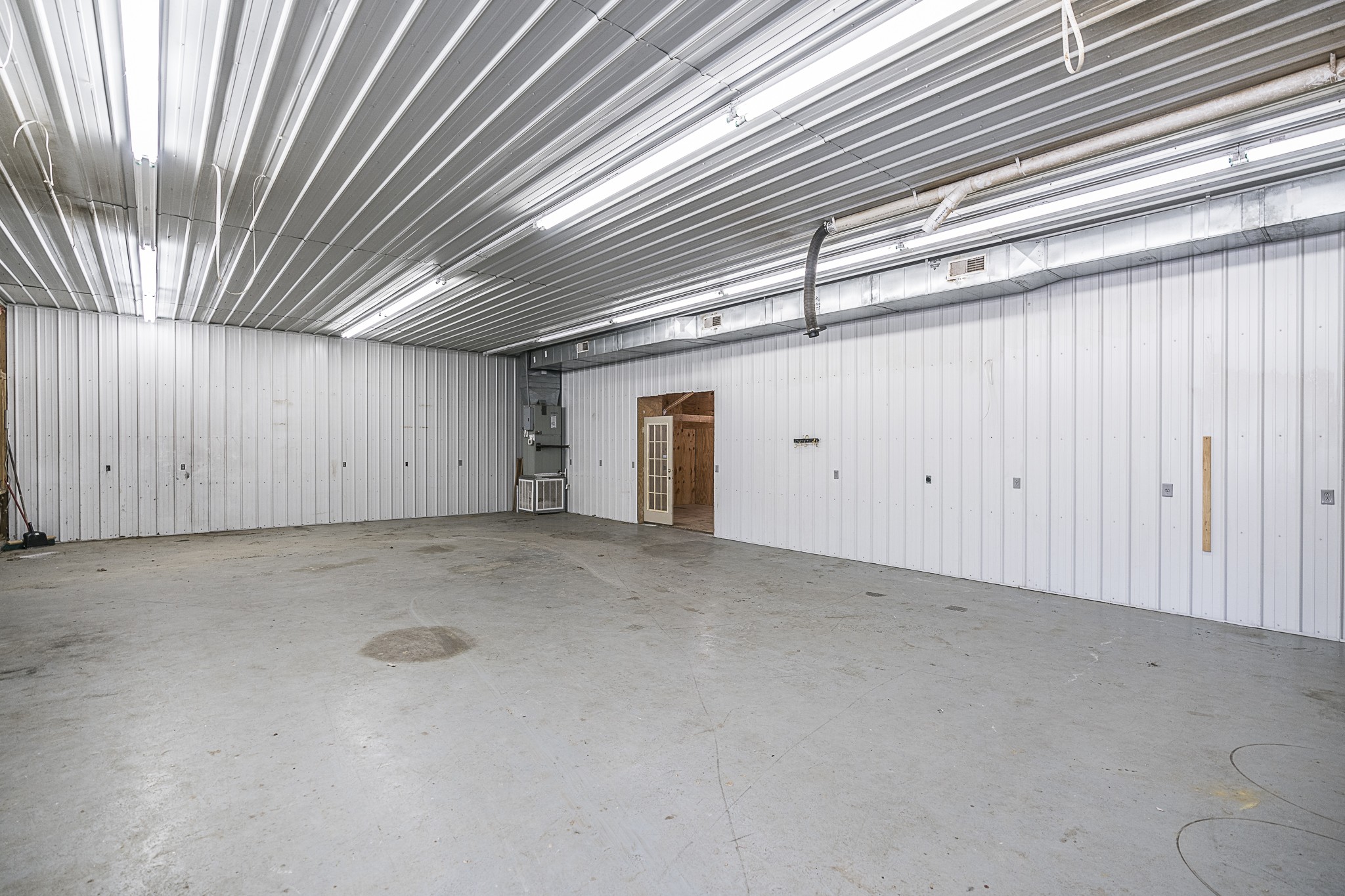 1626 Valley View Road Goodlettsville, TN 37072 - Photo 63 of 70 a view of a garage