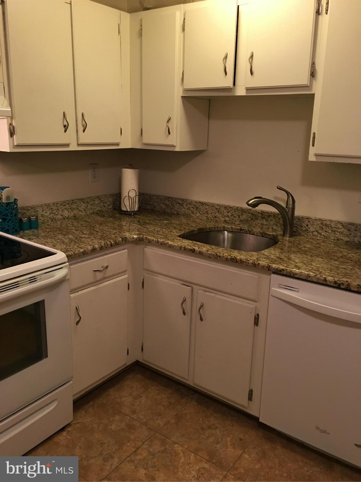1660 Colonial Way Frederick, MD 21702 - Photo 3 of 17 Kitchen