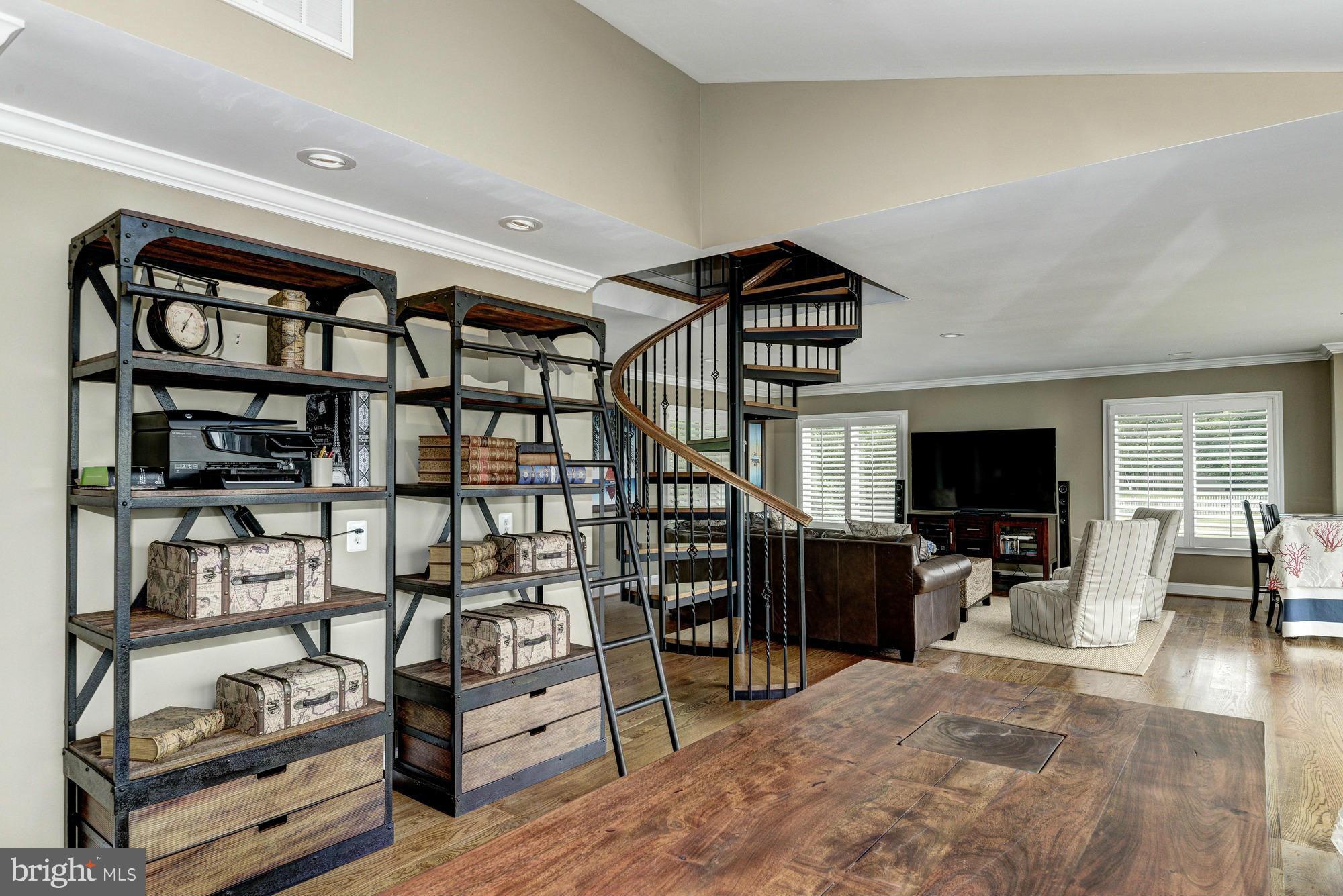 532 Sunset Road Annapolis, MD 21403 - Photo 9 of 30 a living room with furniture