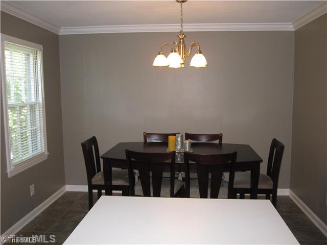 1007 Robinhood Road, Unit B High Point, NC 27262 - Photo 8 of 16 Breakfast.