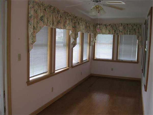 85 Eureka Street Worcester, MA 01603 - Photo 3 of 14