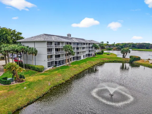$210,000 | 2421 Village Boulevard, Unit 106, West Palm Beach, FL 33409