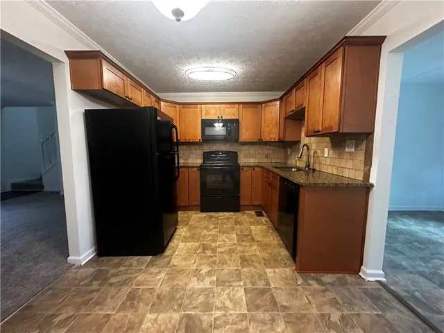 $1,900 | 2536 Country Lake Circle, Powder Springs, GA 30127