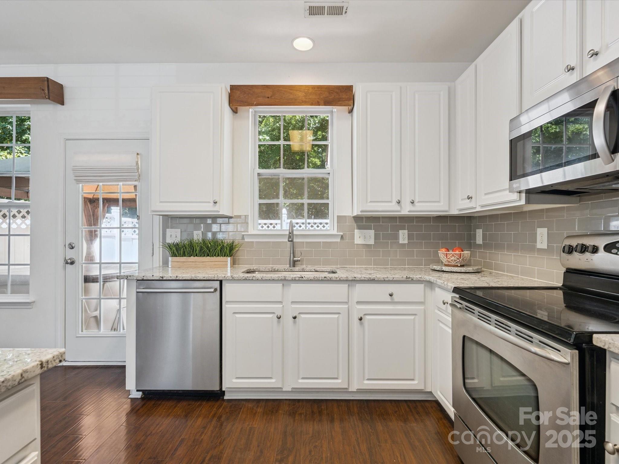 927 Copperstone Lane Fort Mill, SC 29708 - Photo 9 of 30