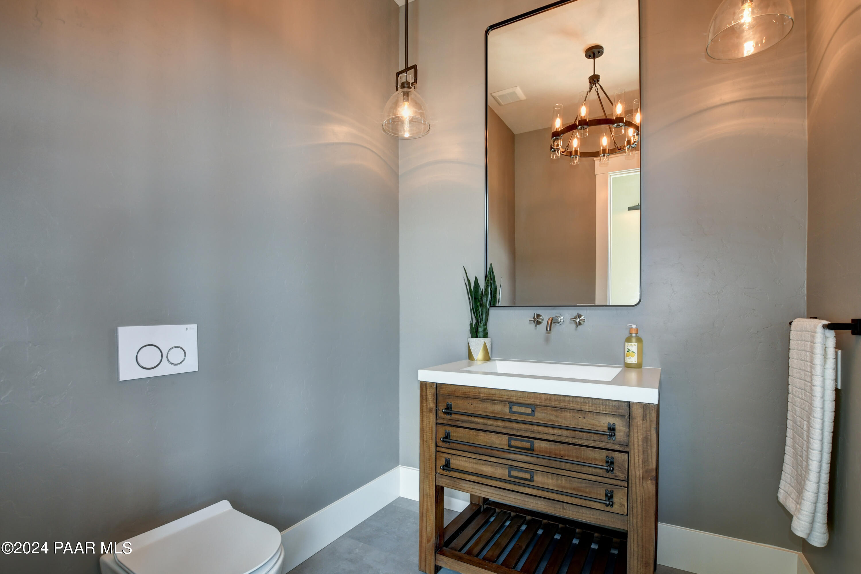 9310 North Callahan Road Prescott, AZ 86305 - Photo 20 of 65 Half bath off great room