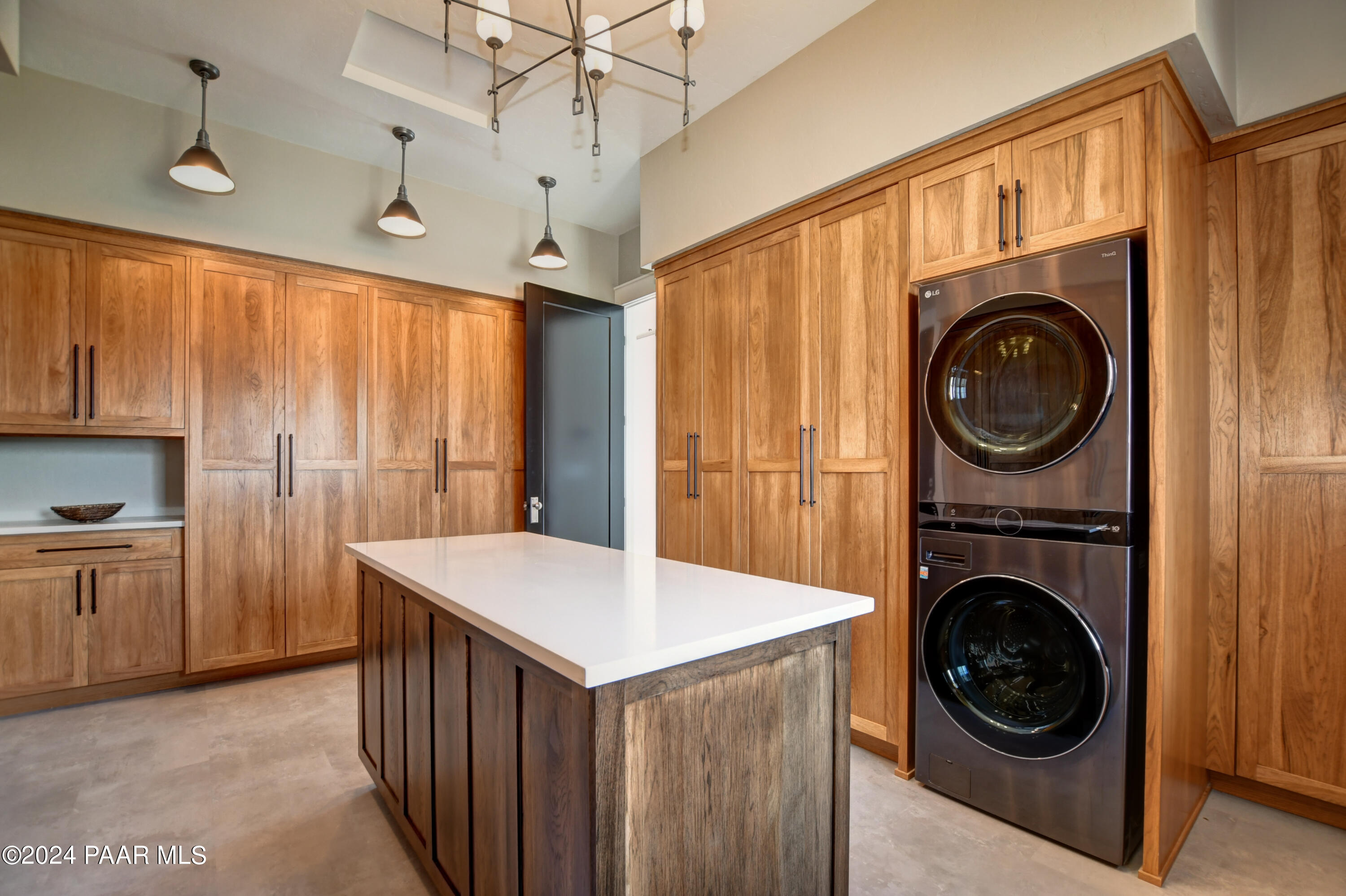 9310 North Callahan Road Prescott, AZ 86305 - Photo 29 of 65 Laundry Roomoffice space