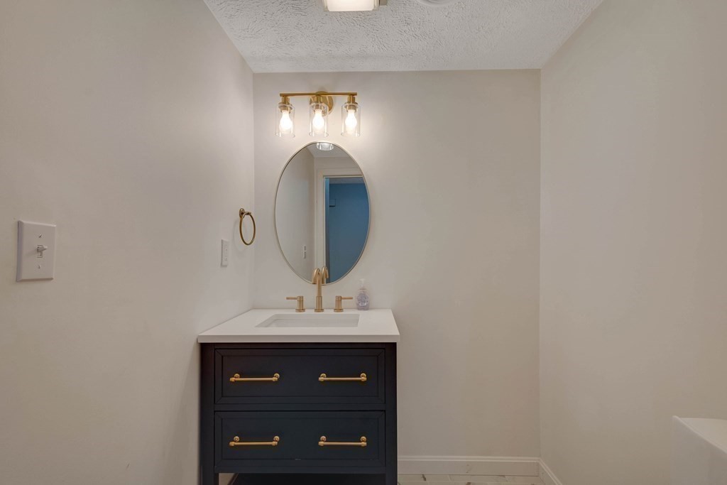 83 East Bluff Road, Unit 83 Ashland, MA 01721 - Photo 8 of 22 Gallery Image 8