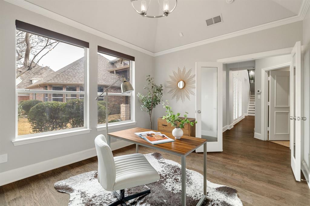 4512 Banyon Lane Dallas, TX 75287 - Photo 11 of 40 4512 Banyan Ln-Large windows over look the back yard by Fang Underhill.