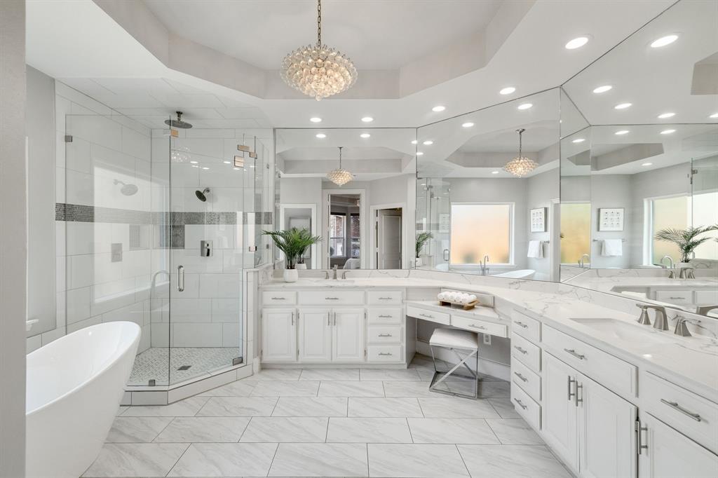 4512 Banyon Lane Dallas, TX 75287 - Photo 25 of 40 4512 Banyan Ln-Spacious primary bath by Fang Underhill.