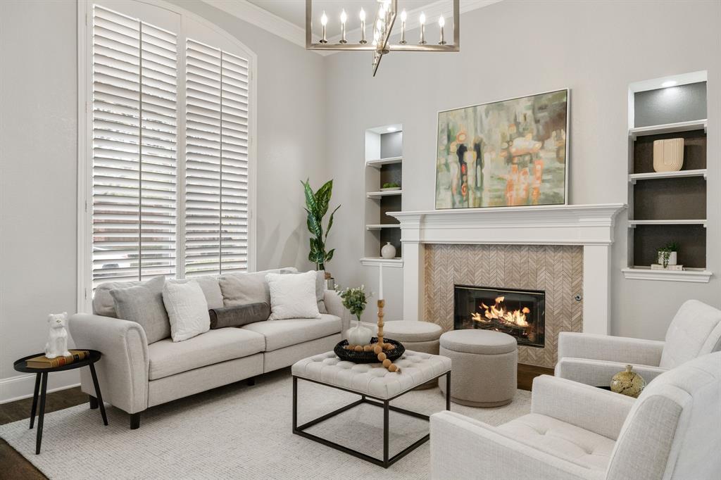 4512 Banyon Lane Dallas, TX 75287 - Photo 8 of 40 4512 Banyan Ln-Living room with vaulted ceiling by Fang Underhill.