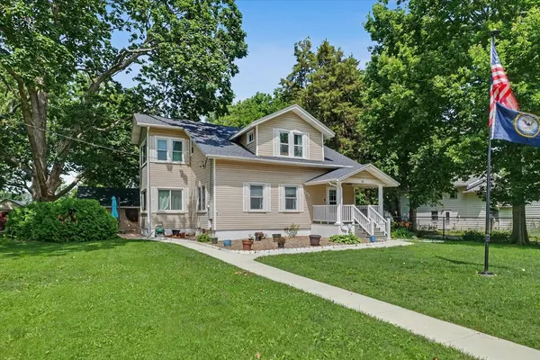 $365,999 | 503 South 3rd Street, Fisher, IL 61843