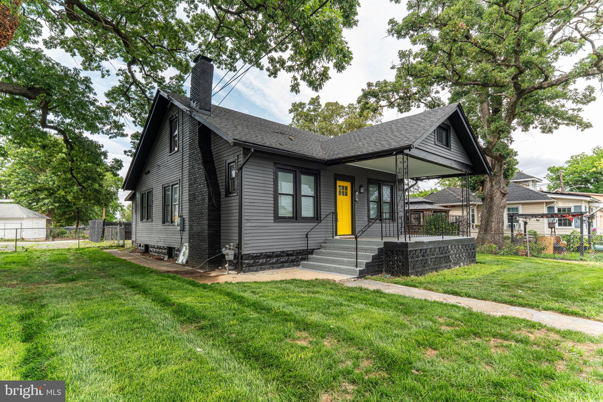 4412 Bowen Road Southeast Washington, DC 20019 - Photo 3 of 33 Gallery Image 3