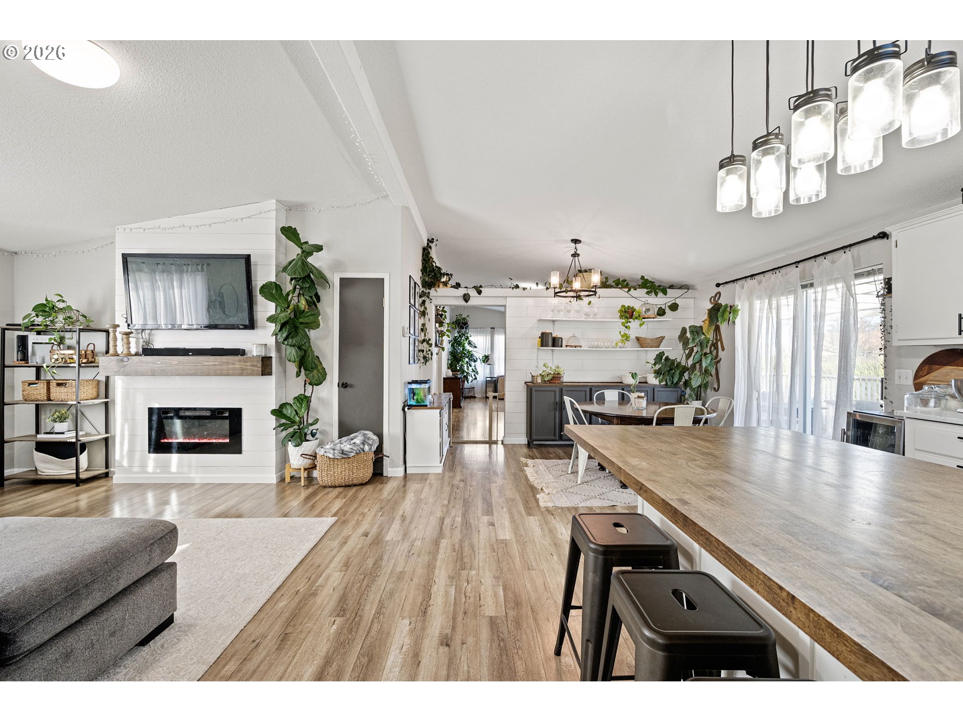83149 Mickelson Road Creswell, OR 97426 - Photo 12 of 34 a living room with furniture and fireplace