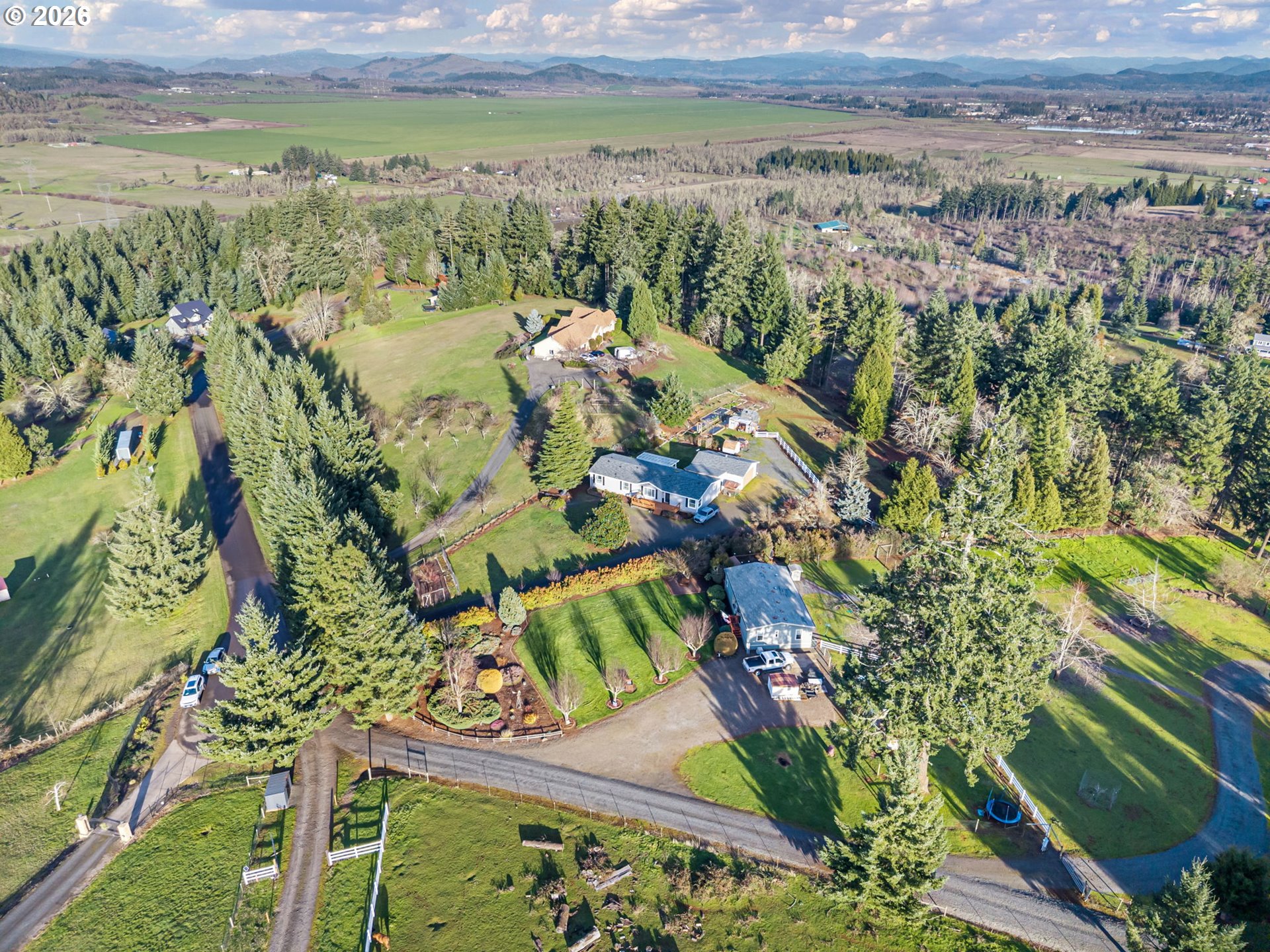 83149 Mickelson Road Creswell, OR 97426 - Photo 30 of 34 a view of city and mountain