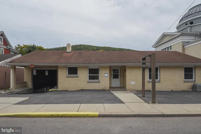 $1,200 | 233 South Mineral Street, Keyser, WV 26726