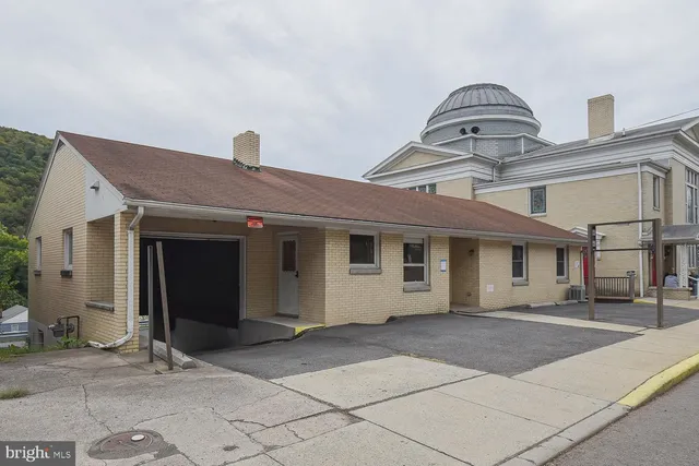 $1,200 | 233 South Mineral Street, Keyser, WV 26726