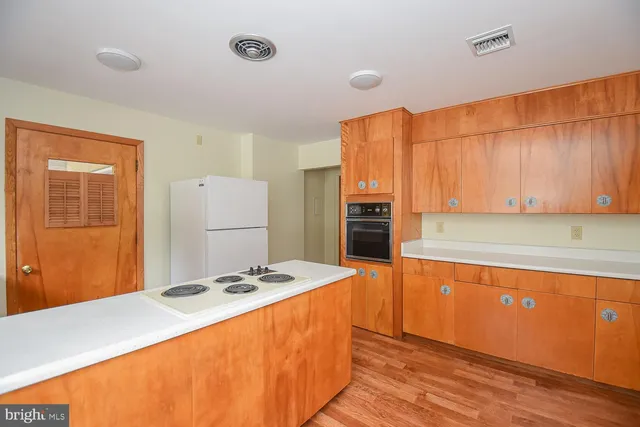 $1,200 | 233 South Mineral Street, Keyser, WV 26726