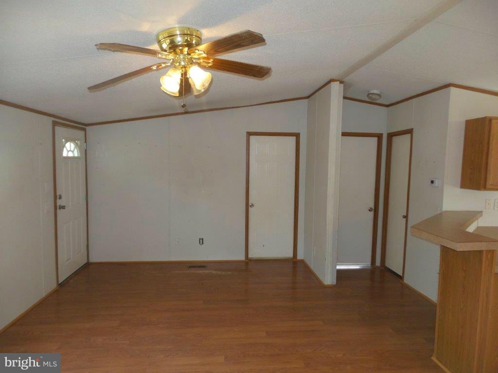 1235 Hudson Road Cambridge, MD 21613 - Photo 6 of 17 Living Room
