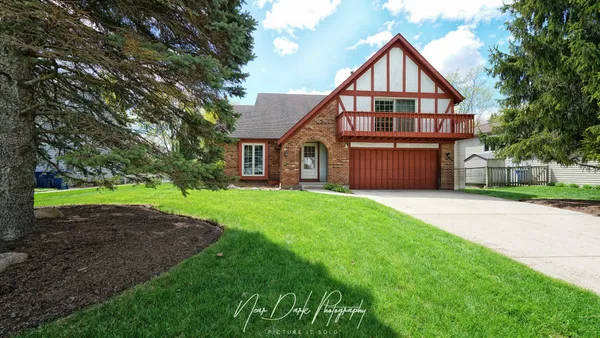 $450,000 | 17271 West Huntington Circle, Grayslake, IL 60030