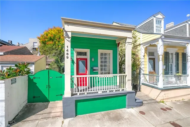 $2,400 | 1469 Annunciation Street, New Orleans, LA 70130