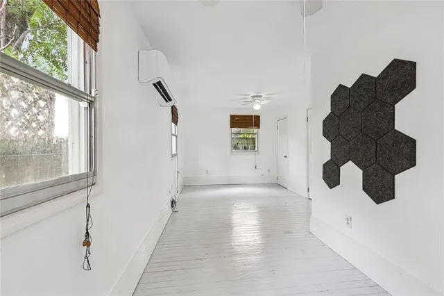 $2,400 | 1469 Annunciation Street, New Orleans, LA 70130