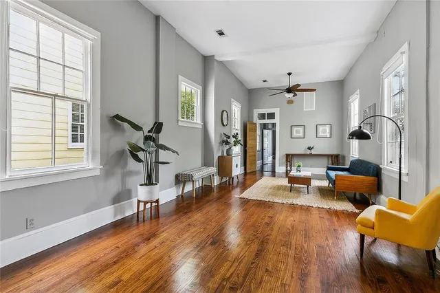 $2,400 | 1469 Annunciation Street, New Orleans, LA 70130
