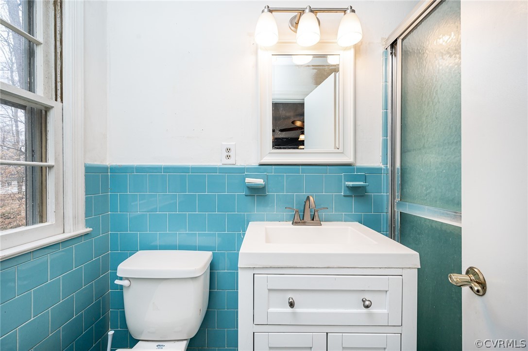 8371 Cardova Road Richmond, VA 23227 - Photo 16 of 25 Master bath
