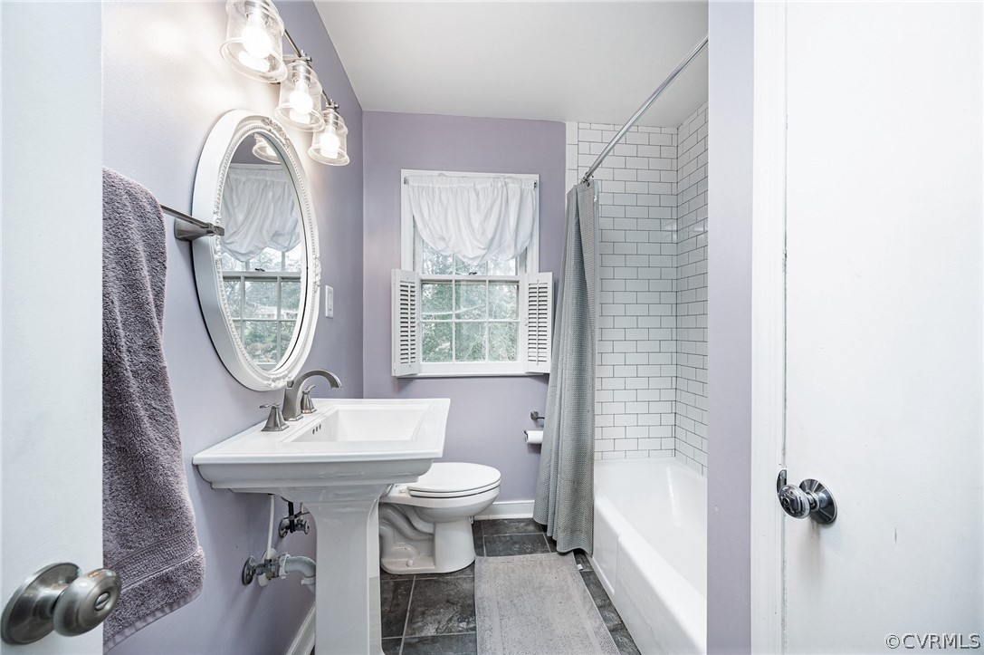 8371 Cardova Road Richmond, VA 23227 - Photo 10 of 25 Hallway Bathroom