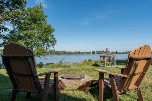 $729,900 | 26728 Sioux Trail, Madison Lake, MN 56063