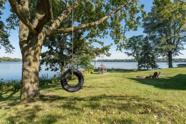 $729,900 | 26728 Sioux Trail, Madison Lake, MN 56063