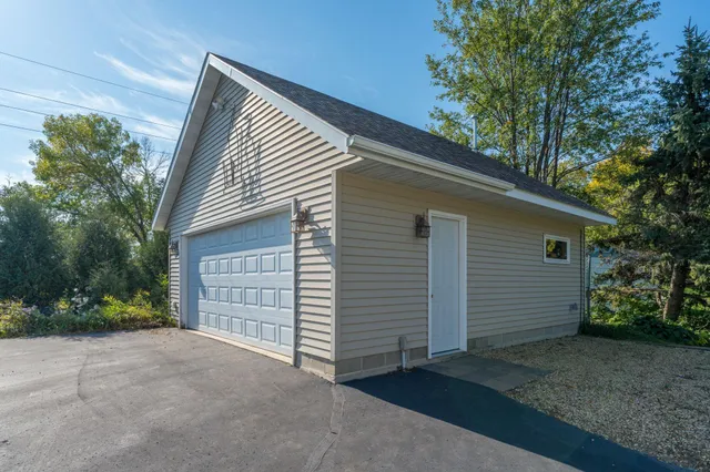 $729,900 | 26728 Sioux Trail, Madison Lake, MN 56063