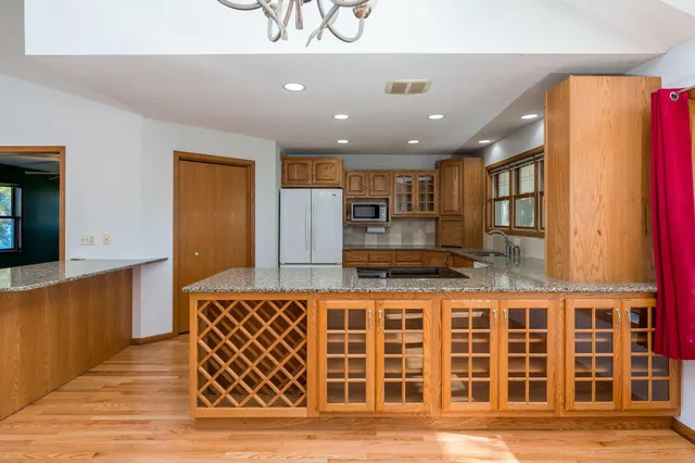 $729,900 | 26728 Sioux Trail, Madison Lake, MN 56063