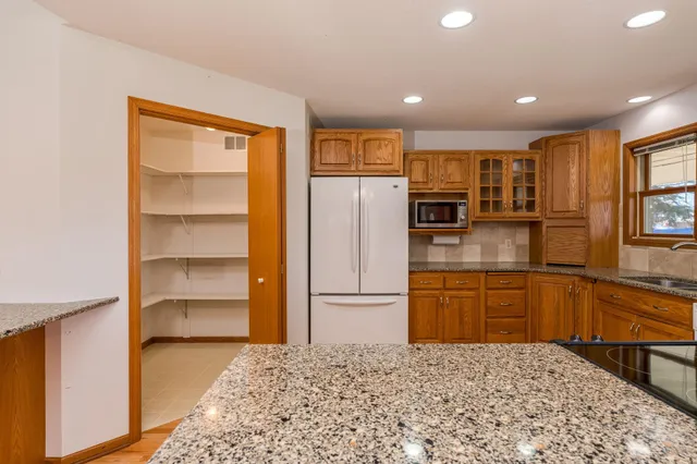 $729,900 | 26728 Sioux Trail, Madison Lake, MN 56063